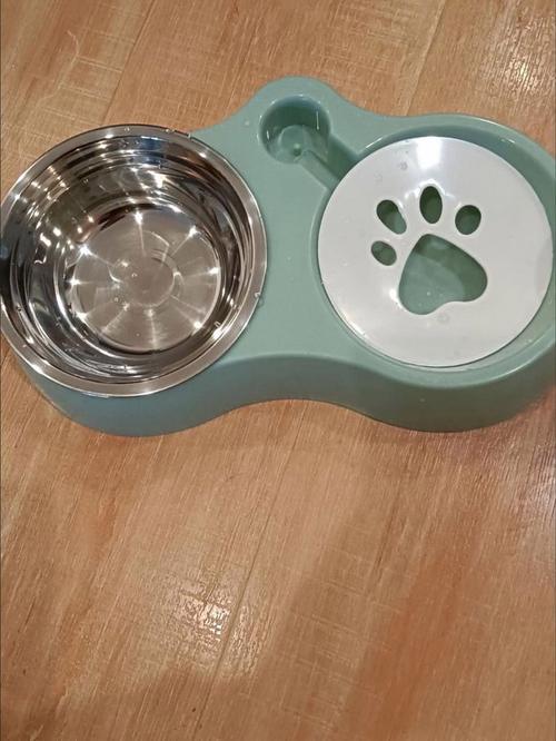 不同材质宠物水碗对比 陶瓷不锈钢塑料款