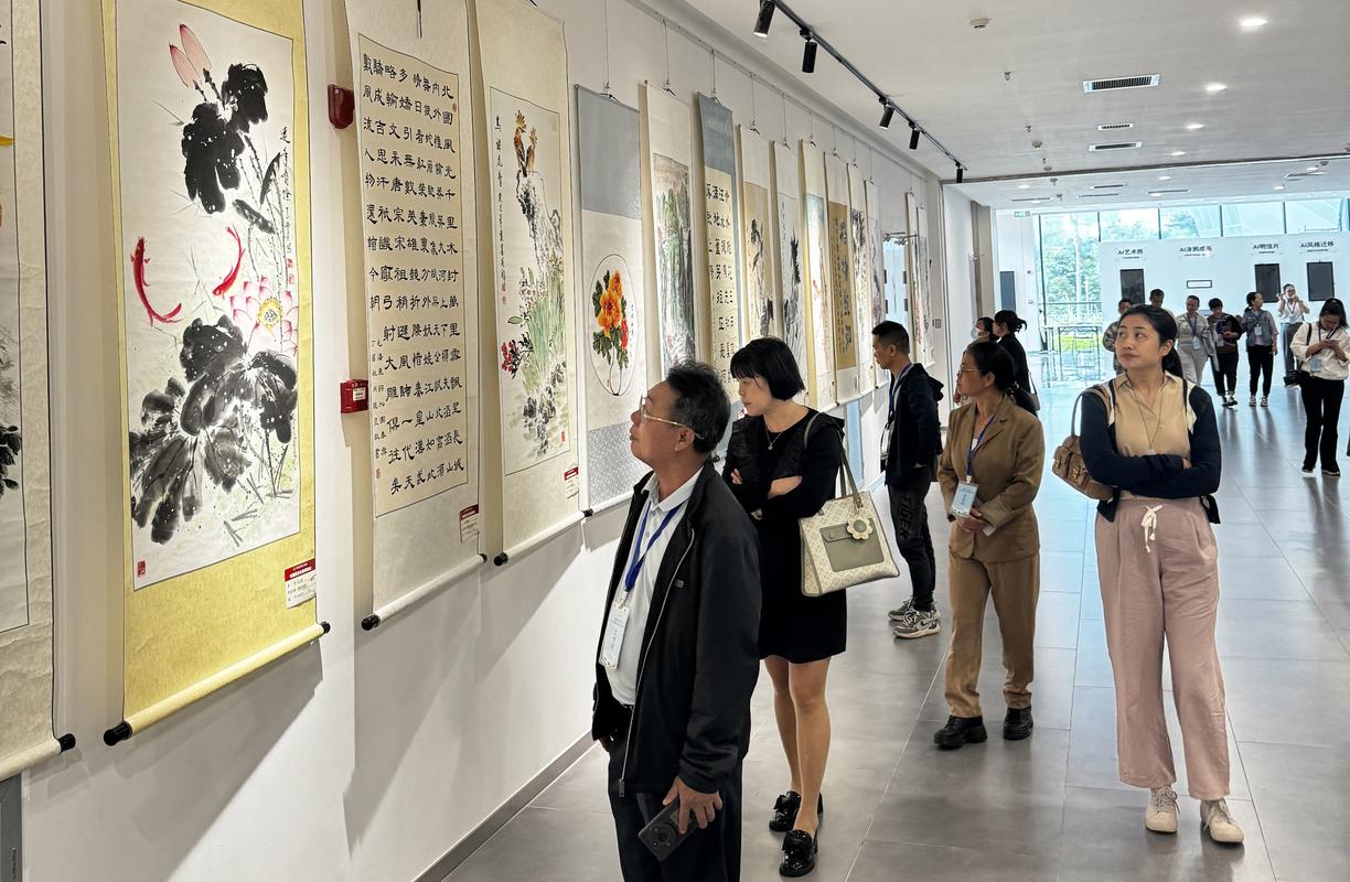 普通居民委托个人美术作品拍卖登记窗口现场