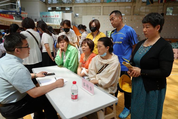 领养家庭支持亲子咨询活动现场