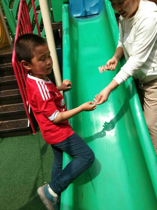 幼儿园宝宝防走失情景模拟训练图