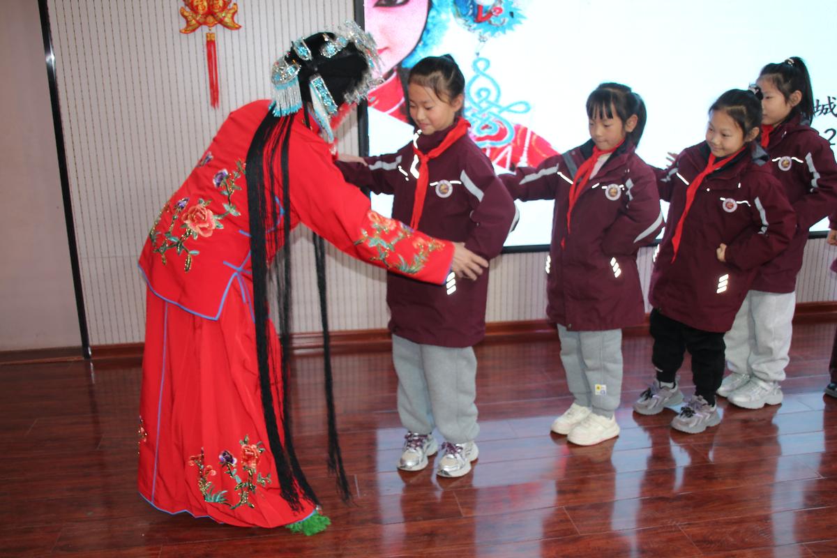 小学语文课戏剧融合教学场景
