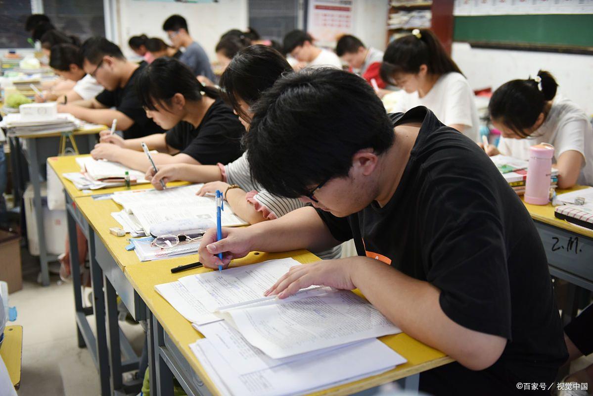 高中生晚自修刷已经掌握的基础题桌面实拍