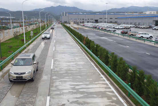 装完别急着交车，路试要盯这两点