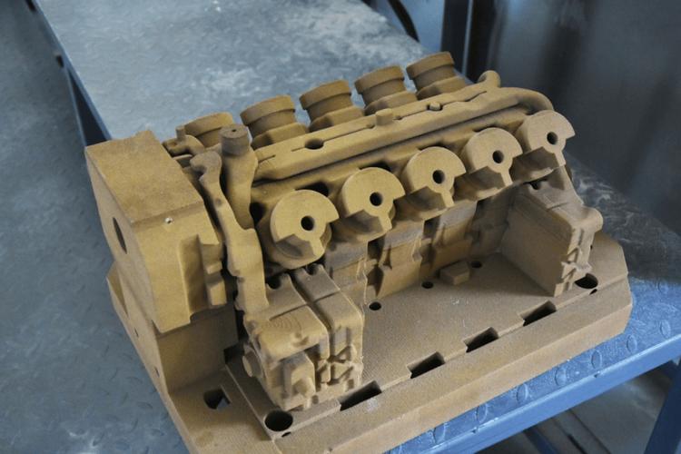工业级金属3D打印加工完成的汽车缸盖试制件