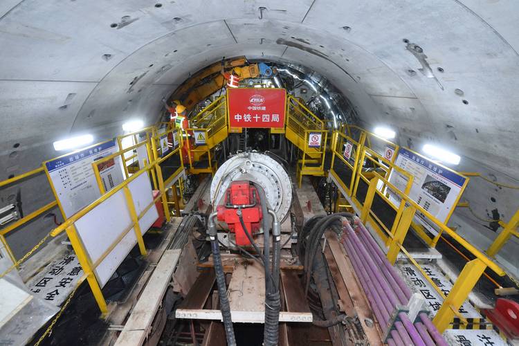 南京江北新区地下管廊盾构施工实景