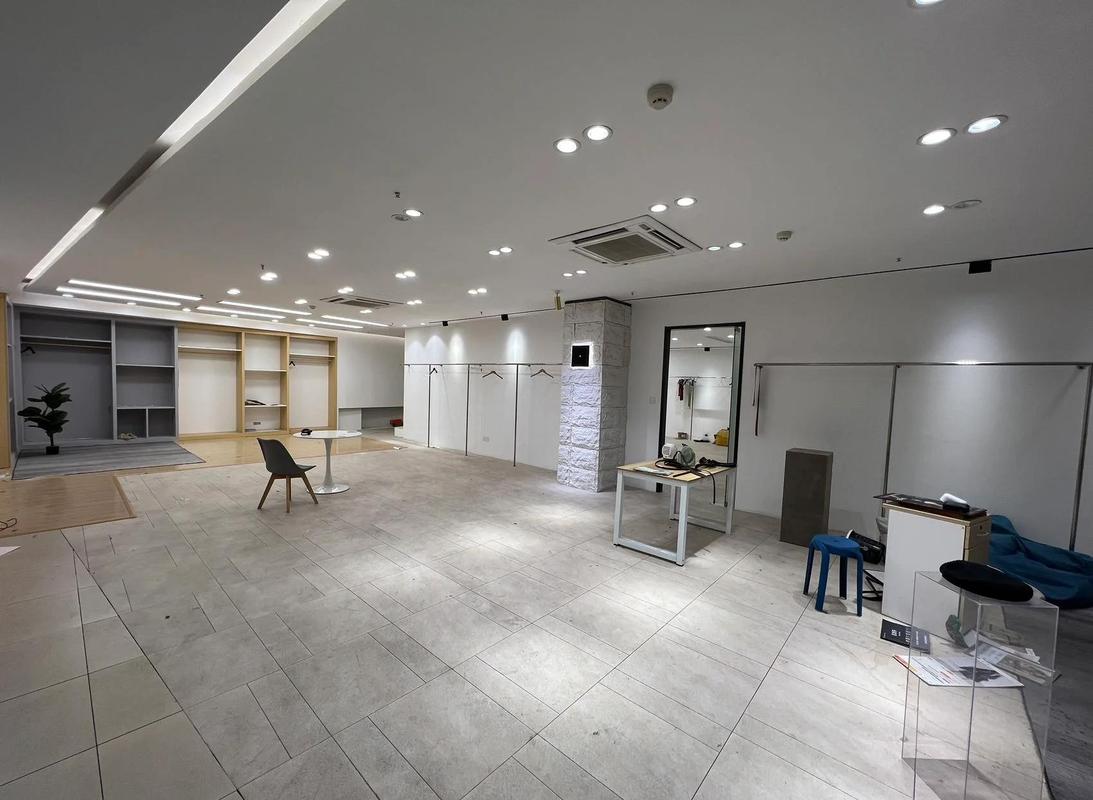 杭州九堡直播基地空置商铺实拍