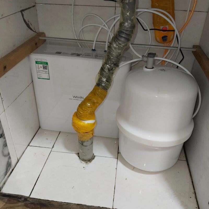 家装厨房台下净水器安装完成实景图