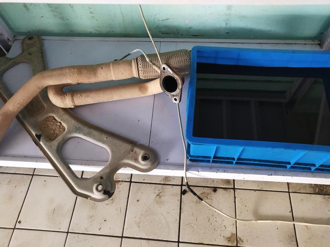 拆解后的油雾器内部零件实拍