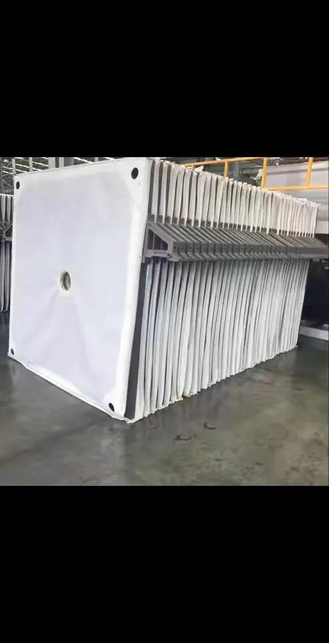 工业过滤机滤布堵塞实物对比
