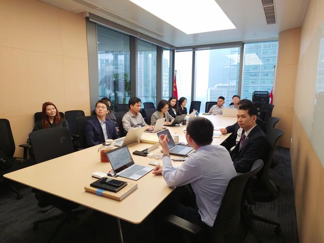 刑事辩护律师团队案件研讨会议现场