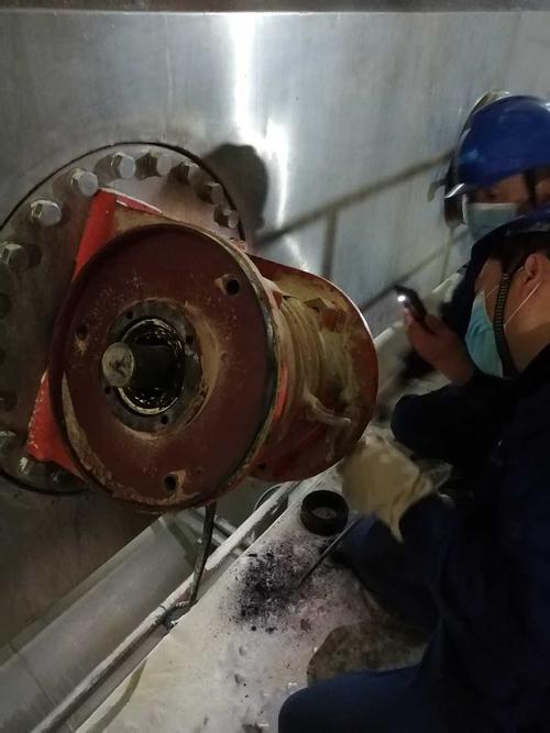 流化床造粒粘壁故障拆机清理实拍