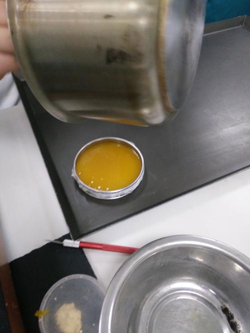 家庭厨房金属酸反应实验实拍
