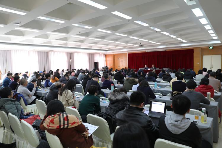 北京拆迁律师团队讨论案件策略会议室