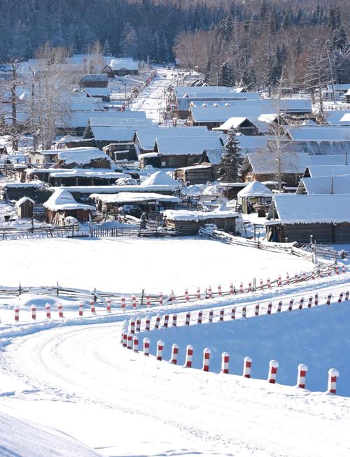 四、冬季(12月-2月):滑雪与雪景,但性价比不高