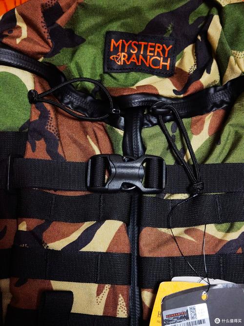 Mystery Ranch背包Y型拉链开合演示