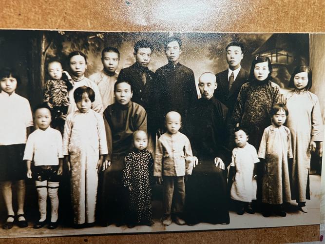 老人家庭合影旧照片证据收集