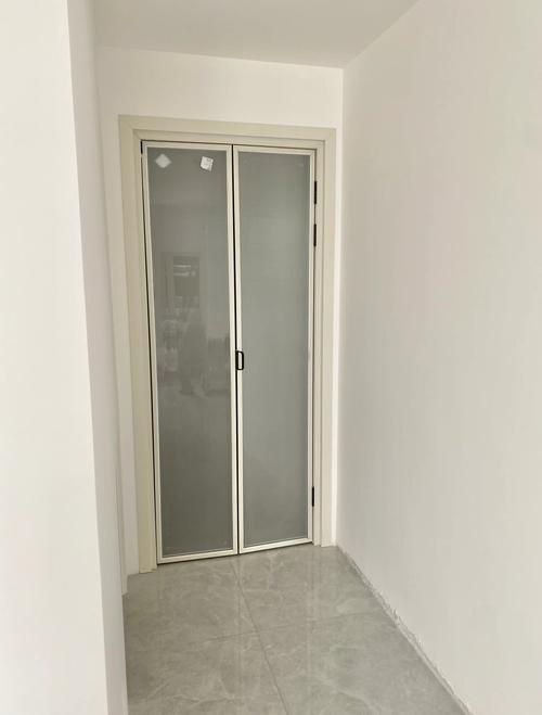 小户型卫生间铝合金折叠门安装实景图