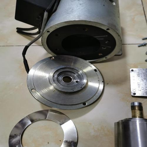 重型冲压机电磁制动器拆解现场