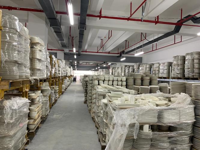 揭阳不锈钢餐具产业带自有品牌仓储区实拍