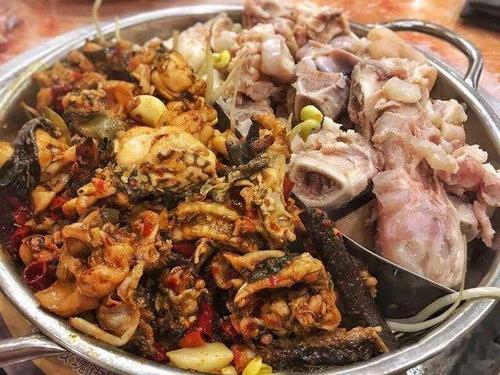 重口宵夜与清淡宵夜对比示意图