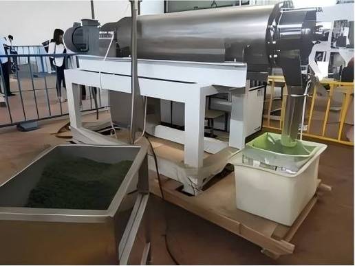砂磨机设备内部锆珠研磨腔特写