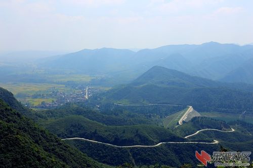 襄阳南漳九集镇石门水库环湖风光