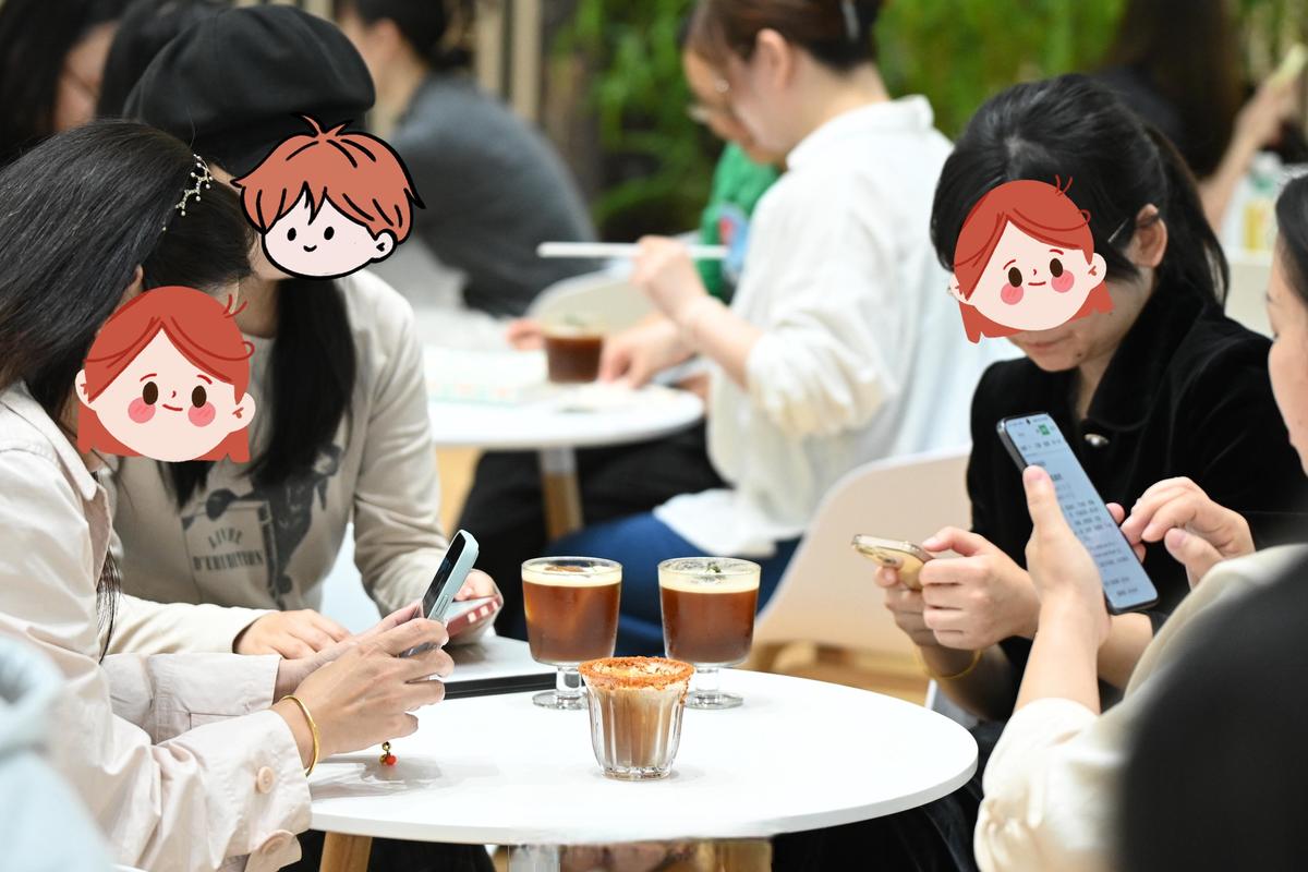 轻松团队氛围咖啡角交流