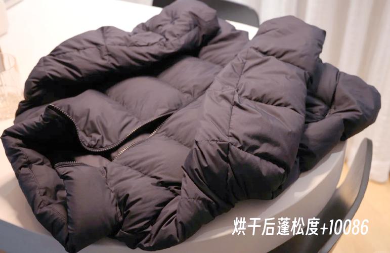 烘干机恢复羽绒被蓬松感的实拍场景图