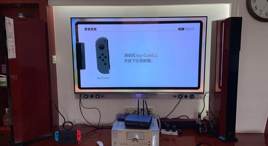 Switch主机插着实体卡带连接电视的客厅场景图