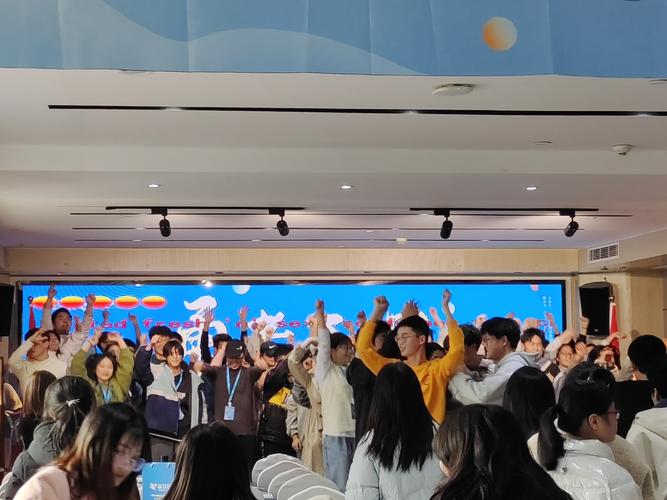 互联网团队早会公开表扬尴尬现场实拍