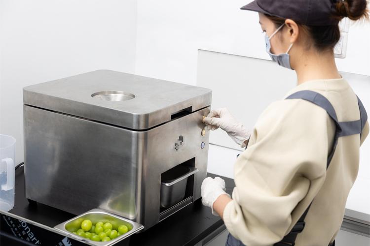 新茶饮门店鲜果原料备料台实拍