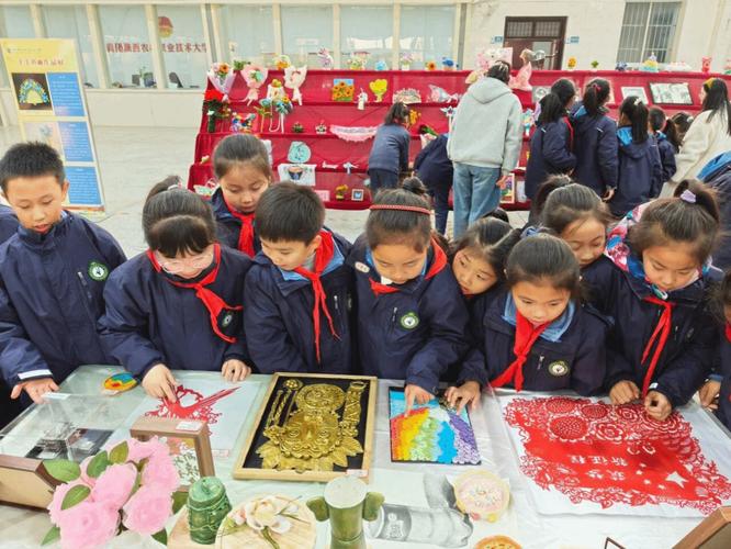 小学开放日学生课题作品展览