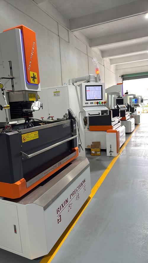 电火花加工（EDM）：为什么难加工材料都靠它救场？